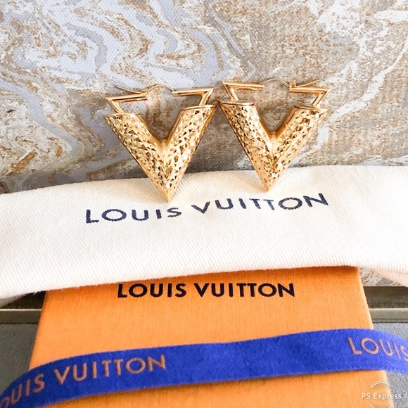 Louis Vuitton Essential V Guilloche Gold Earrings - Picture 7 of 12